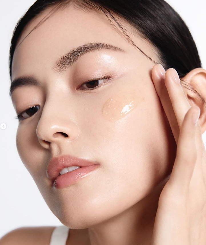 Sulwhasoo Concentrated Ginseng Rejuvenating Serum 1 ml - Image 8