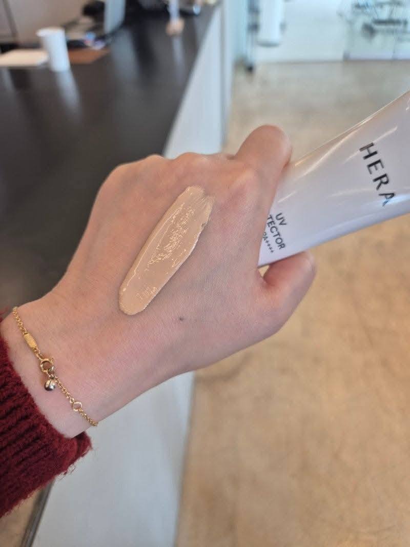HERA UV Protector CC SPF50+ PA++++ 50ml - Image 3
